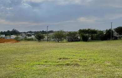 Imagem: O terreno possui 1000m² de Área e está localizado em Itapecerica