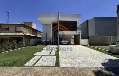 Imagem: A casa em condomínio possui 4 Dormitórios, 5 Banheiros, 4