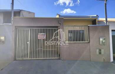 Imagem: A casa possui 2 Dormitórios, 1 Banheiro, 1 Vaga na garagem