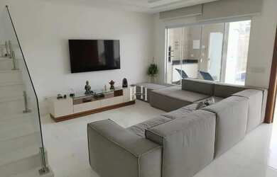 Imagem: A casa em condomínio possui 5 Dormitórios, 5 Banheiros, 2