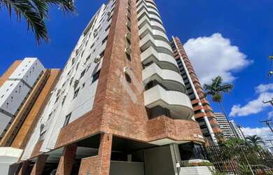 Imagem: O apartamento possui 3 Dormitórios, 4 Banheiros, 2 Vagas na