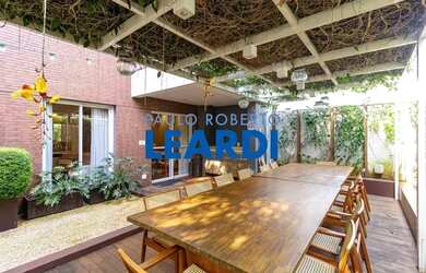 Imagem: O apartamento possui 3 Dormitórios, 4 Banheiros, 3 Vagas na