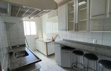 Imagem: O apartamento possui 3 Dormitórios, 1 Banheiro, 2 Vagas na