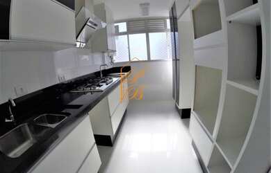 Imagem: O apartamento possui 2 Dormitórios, 1 Banheiro, 1 Vaga na garagem