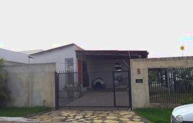 Imagem: A casa em condomínio possui 2 Dormitórios, 2 Banheiros, 4