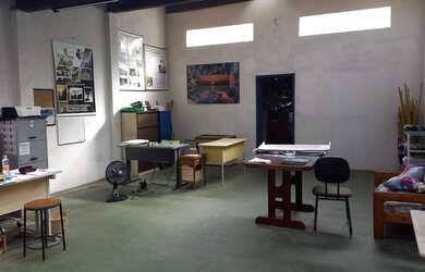 Imagem: A casa possui 3 Dormitórios, 2 Banheiros, 1 Vaga na garagem