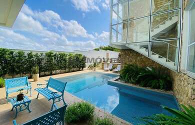 Imagem: A casa possui 5 Dormitórios, 1 Banheiro, 722m² de Área e