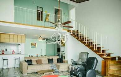 Imagem: A casa possui 4 Dormitórios, 4 Banheiros, 2 Vagas na garagem