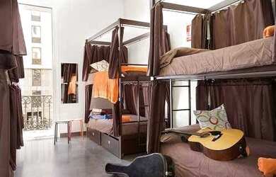 Imagem: O quarto possui 2 Dormitórios, 3 Vagas na garagem e está