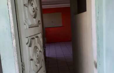 Imagem: A casa possui 2 Dormitórios, 2 Banheiros e 9999m² de Área