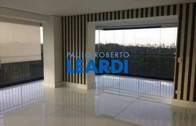 Imagem: O apartamento possui 4 Dormitórios, 5 Banheiros, 4 Vagas na