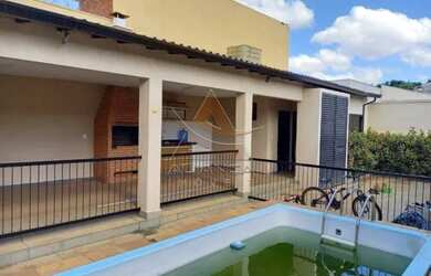 Imagem: A casa possui 3 Dormitórios, 4 Banheiros, 4 Vagas na garagem