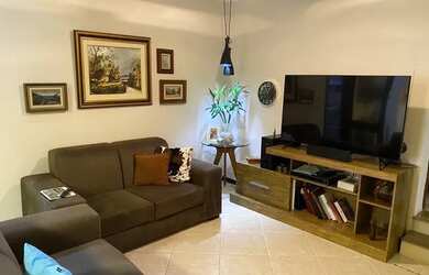 Imagem: A casa possui 4 Dormitórios, 4 Banheiros, 4 Vagas na garagem