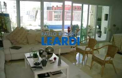 Imagem: O apartamento na cobertura possui 4 Dormitórios, 5 Banheiros