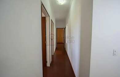 Imagem 11: Casa Padrão em Jundiaí. Churrasqueira, 236m² de Área, 3 Vagas na garageme3...