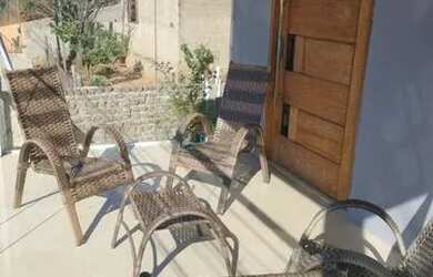 Imagem: A casa possui 2 Dormitórios, 2 Banheiros, 2 Vagas na garagem