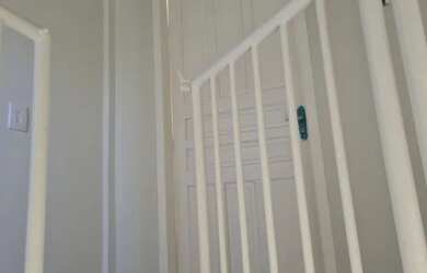 Imagem: A casa possui 2 Dormitórios, 2 Banheiros, 2 Vagas na garagem