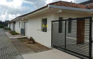 Imagem: A casa possui 2 Dormitórios, 1 Banheiro, 1 Vaga na garagem