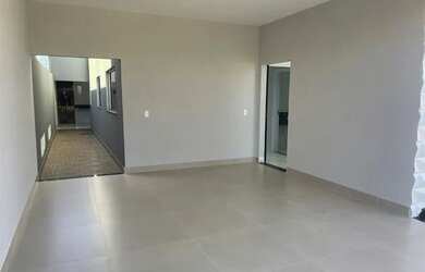 Imagem: A casa possui 2 Dormitórios, 2 Banheiros, 1 Vaga na garagem