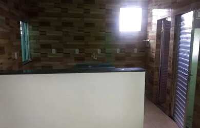 Imagem: A casa possui 2 Dormitórios, 1 Banheiro e está localizado