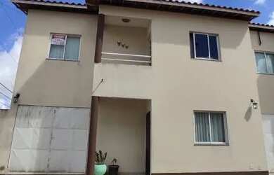 Imagem: A casa em condomínio possui 3 Dormitórios, 1 Banheiro, 2 Vagas