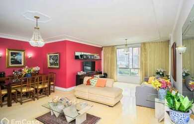 Imagem: O apartamento possui 4 Dormitórios, 3 Banheiros, 2 Vagas na