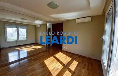 Imagem: O apartamento possui 4 Dormitórios, 5 Banheiros, 4 Vagas na