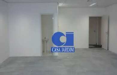 Imagem: O depósito possui 4 Vagas na garagem e 56m² de Área e está