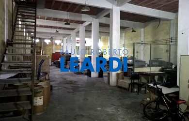 Imagem: O depósito possui 900m² de Área e está localizado em Vila