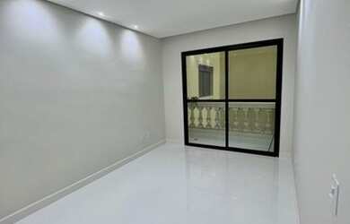 Imagem: O apartamento possui 2 Dormitórios, 1 Banheiro, 2 Vagas na