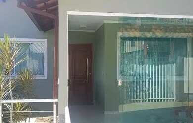 Imagem: A casa possui 3 Dormitórios, 3 Banheiros, 5 Vagas na garagem