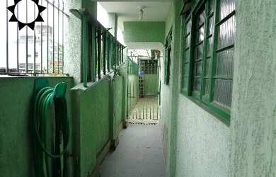 Imagem: A casa possui 1 Dormitório, 1 Banheiro, 200m² de Área e