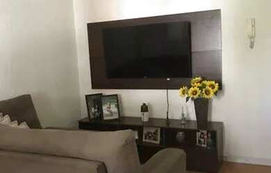 Imagem: O apartamento possui 2 Dormitórios, 1 Banheiro, 1 Vaga na garagem