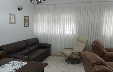 Imagem: A casa possui 3 Dormitórios, 2 Banheiros, 2 Vagas na garagem