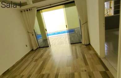 Imagem: A casa possui 2 Dormitórios, 2 Banheiros, 4 Vagas na garagem