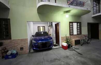 Imagem: A casa possui 2 Dormitórios, 4 Banheiros, 1 Vaga na garagem