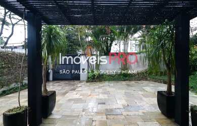 Imagem: A casa possui 4 Dormitórios, 5 Banheiros, 280m² de Área e