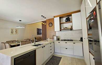 Imagem 13: Casa Plana de Alto Padrão com Piscina no bairro glória emJoinville /...