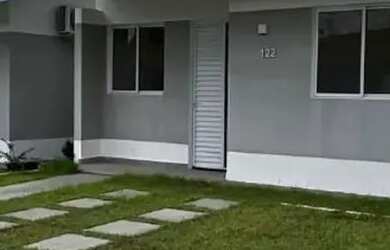 Imagem: A casa em condomínio possui 2 Dormitórios, 1 Banheiro, 2 Vagas