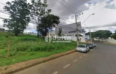 Imagem 3: Área com 2.175m² disponível para venda no bairro Cidade Jardim em Uberlândia-MG