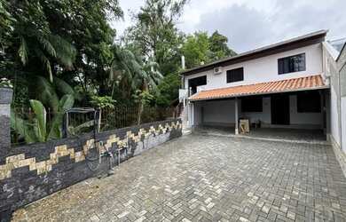 Imagem 2: Casa mobiliada para locação no bairro Velha em Blumenau/SC