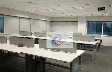 Imagem: O depósito possui 5 Vagas na garagem, 246m² de Área e está