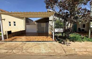 Imagem: A casa em condomínio possui 3 Dormitórios, 2 Banheiros, 2