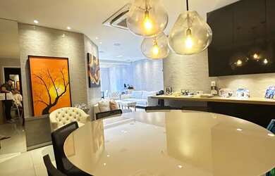 Imagem: O apartamento possui 4 Dormitórios, 4 Banheiros, 2 Vagas na