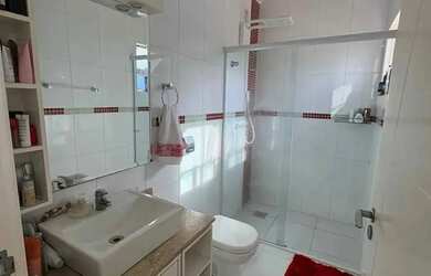 Imagem: A casa possui 5 Dormitórios, 4 Banheiros, 2 Vagas na garagem