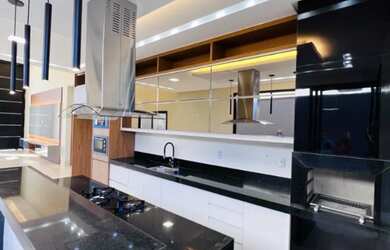 Imagem: A casa em condomínio possui 3 Dormitórios, 4 Banheiros, 4