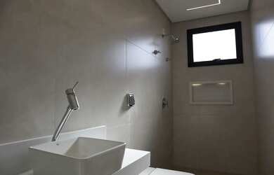 Imagem 10: Jardins Versalhes. Piscina, Varanda, 213m² de Áreae2 Vagas na garagem