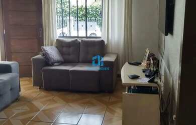 Imagem: A casa possui 5 Dormitórios, 2 Banheiros, 2 Vagas na garagem