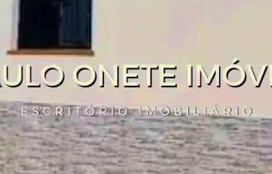 Imagem: A casa possui 2 Dormitórios, 1 Banheiro, 2 Vagas na garagem