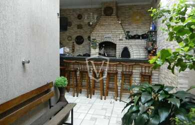 Imagem: A casa possui 2 Dormitórios, 2 Banheiros, 2 Vagas na garagem